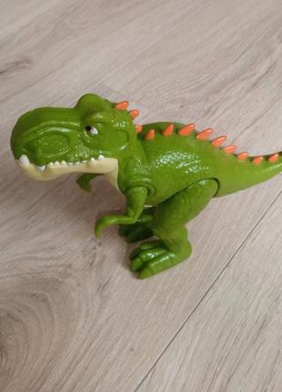 Динозавр игрушечный.