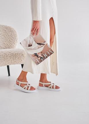 Светлые кожаные босоножки пряжки на низком ходу.модель: vm-110-372 фото