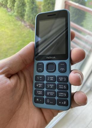 Кнопочний телефон nokia 125