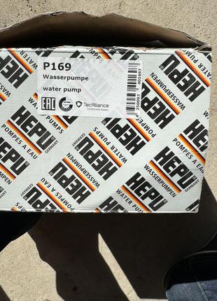 Помпа на mersedes benz новая  оригинал