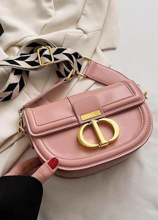 Женская сумочка кросс боди розового цвета