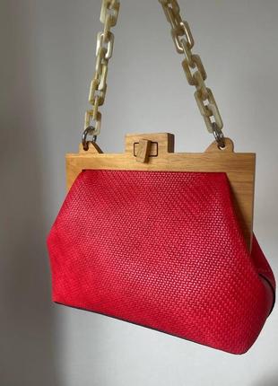 Красная сумка из экокожи