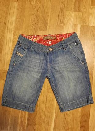 Красивые джинсовые шорты