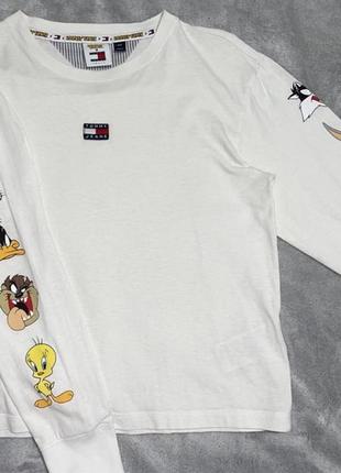 Новый белый лонгслив looney tunes x tommy jeans / tommy hilfiger