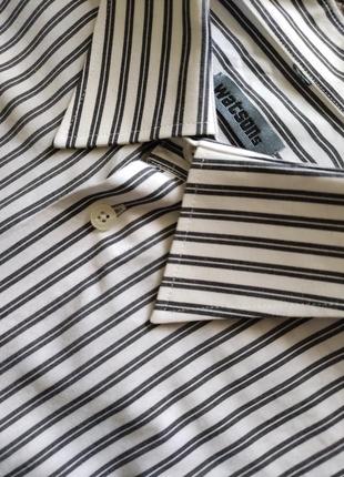 Белая рубашка в серую полоску