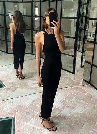 Базовое черное платье с красивой спинкой zara - размер s