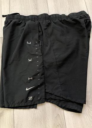 Спортивные шорты nike