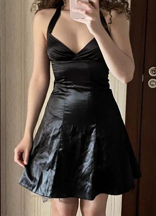 Атласна сукня чорна міні