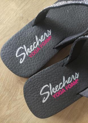 Стильні жіночі шльопанці skechers, каша, оригінал. р.375 фото