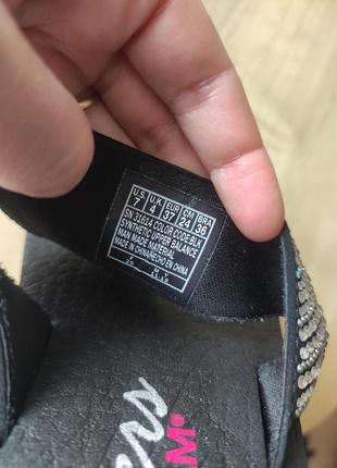 Стильні жіночі шльопанці skechers, каша, оригінал. р.378 фото