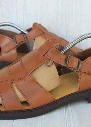 Нові літні туфлі шкіра зроблені в іспанії 42р сандалі