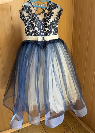 Сукня для дівчат на ріст 116-122 см, нова