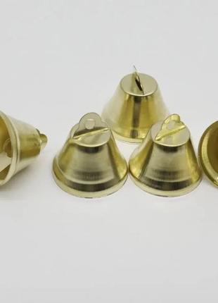 Маленькие золотые колокольчики для декорирования сувениров, скрапбукинга и одежды золото размером 26 мм