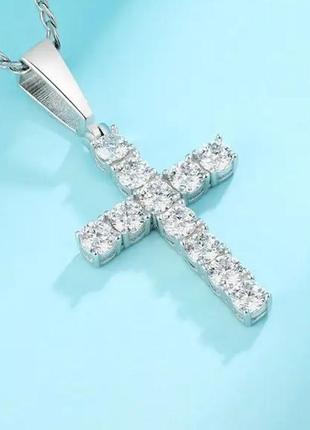 Срібний хрестик з діамантами муассанітами. муассаніт