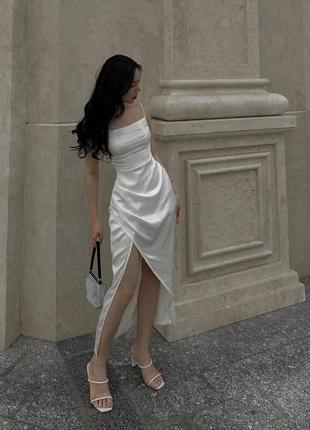 Женское элегантное белое атласное платье макси длинное на бретельках стильное качественное трендовое