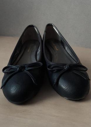 Нові дуже великі жіночі туфлі  
бренд:andres machado
 р.45