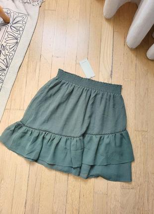 Новая зеленая шифоновая женская мини короткая юбка с воланами нарядная повседневная reserved