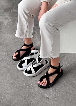 Босоніжки шкіряні