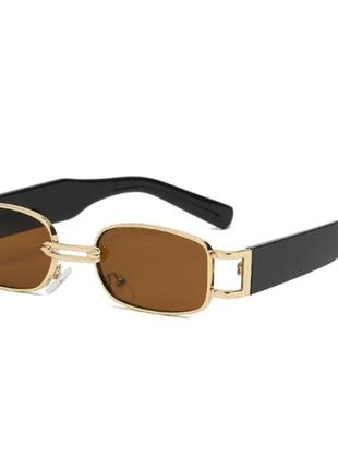 Тренд стильні жіночі сонцезахисні окуляри коричневі прямокутні вузькі сонячні очки антиблик