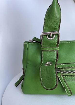 Зелена сумочка з екошкіри