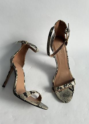 Жіночі босоніжки від topshop