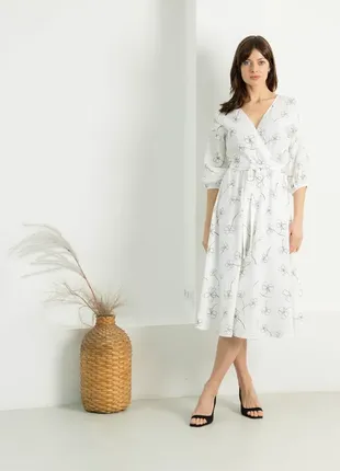 Муслінова приталена сукня з квітковим принтом