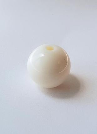 Намистина акрилова finding кругла куля глянцева молочна 16 мм діаметр ціна за 1 штук