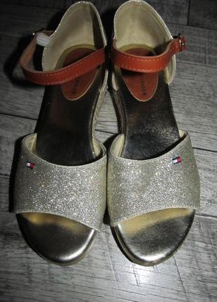 Золотистые босоножки tommy hilfiger р. 36 - 22,5 см2 фото