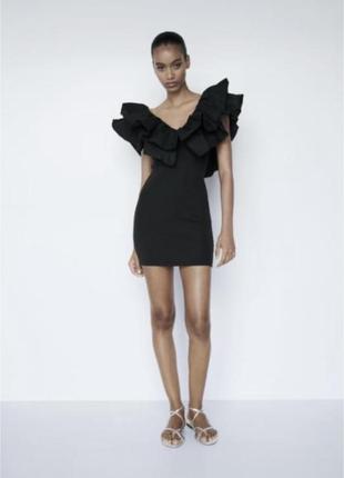 Сукня міні від  zara black  облегающее трикотажное мини платье в рубчик с воланами чёрное