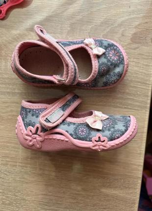 Розовые ботиночки, сандалии, детская обувь, тапочки