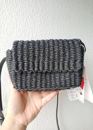 Новая плетеная сумочка на кнопке, с длинным ремешком