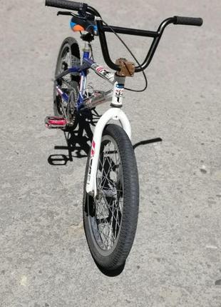 Продается трюковый велосипед bmx decathlon, возможный торг.