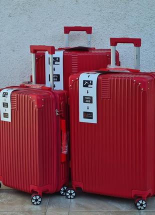 Средний размер чемодан  easy move 5863  красный