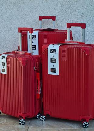 Средний размер чемодан  easy move 5863  красный