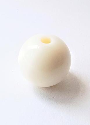 Намистина акрилова finding кругла куля глянцева молочна 14 мм діаметр ціна за 1 штук