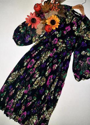 Роскошное шифоновое платье в цветочный принт