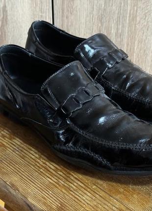 Мужские туфли черные лаковые