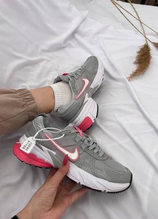 Жіночі кросівки nike runtekk grey pink