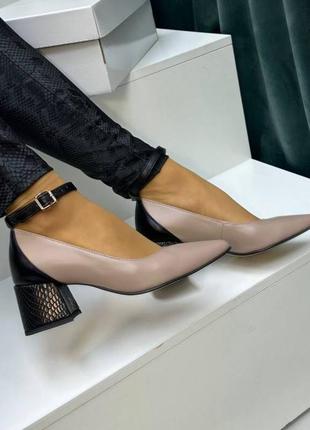 Туфли из натуральной итальянской кожи и замши женские на каблуке с ремешком