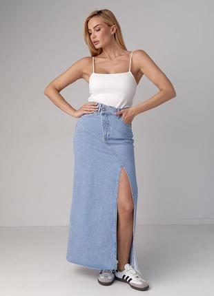 Джинсова спідниця з розрізом та бічним гульфіком