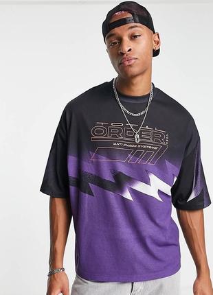 Черно-фиолетовая футболка оверсайз с принтом спереди asos design хс