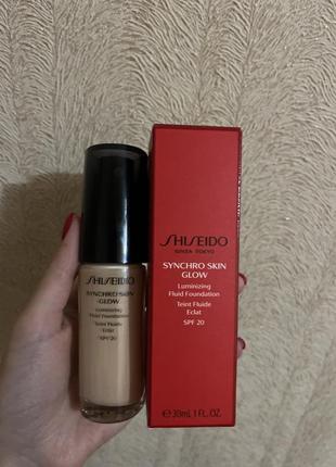 Тональная основа shiseido synchro skin glow neutral 2