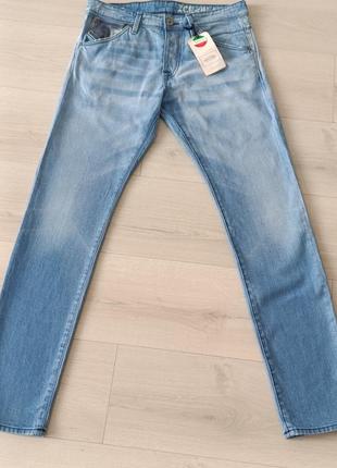 Нові чоловічі джинси італію