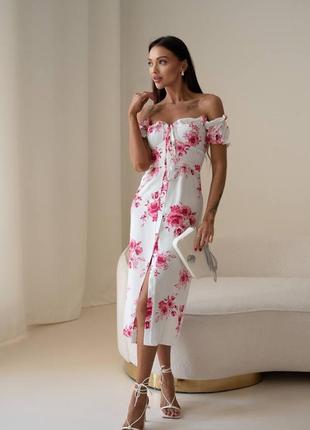Платье миди с цветочным принтом с короткими рукавами на резинке с завязкой на груди с разрезом спереди с корсёной шнуровкой на спине