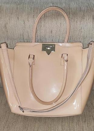 Красива лакова сумка під valentino