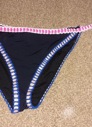 Плааки черные, обшиты по бокам, раз мер m-л