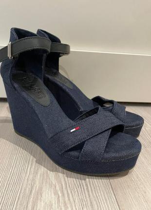 Джинсові босоніжки tommy hilfiger, розмір 41