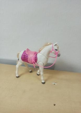 Интерактивный конь для барби mattel