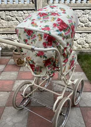 Очень удобная и красивая коляска,все вопросы по необходимости