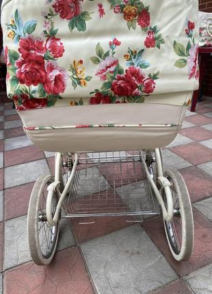 Очень удобная и красивая коляска,все вопросы по необходимости